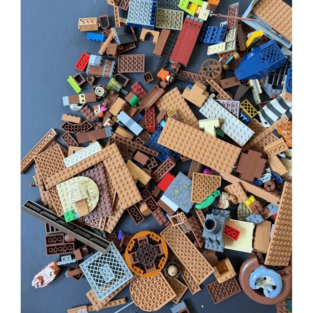 LEGO Pirate and ship Lot mini fig